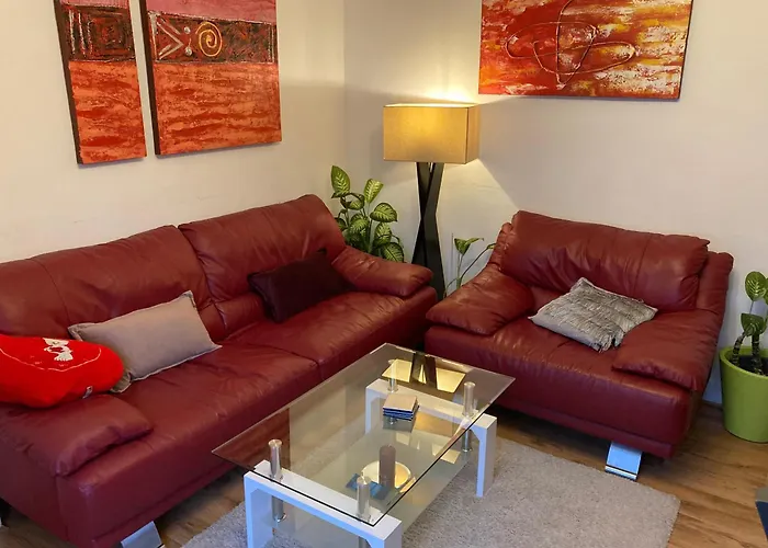 Cosy Modern Family Home Free Parking Garden London